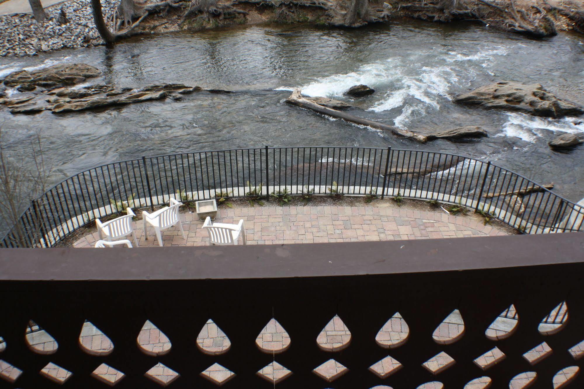 Helendorf River Inn, Suites & Conference Center エクステリア 写真