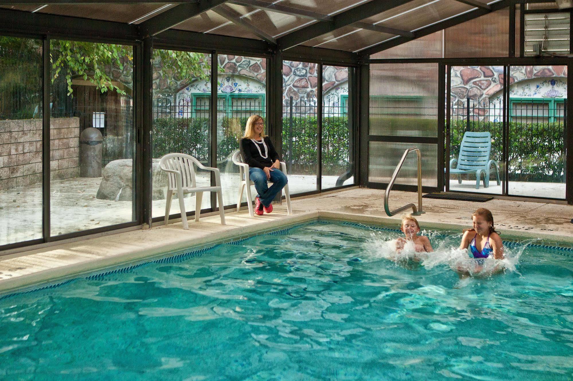 Helendorf River Inn, Suites & Conference Center エクステリア 写真